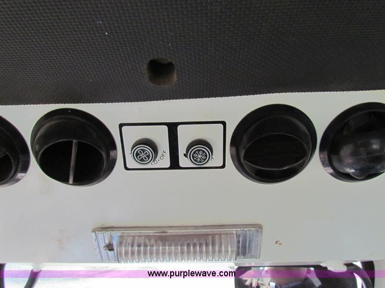 image for item H7278 SpraCoupe 220 self-propelled sprayer