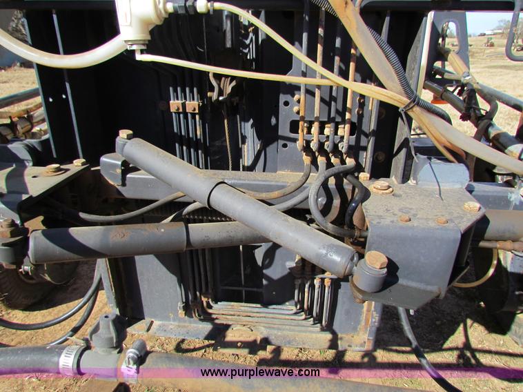 image for item H7278 SpraCoupe 220 self-propelled sprayer