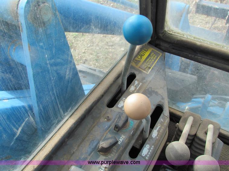 image for item H7280 1993 Ford 9030 Versatile tractor