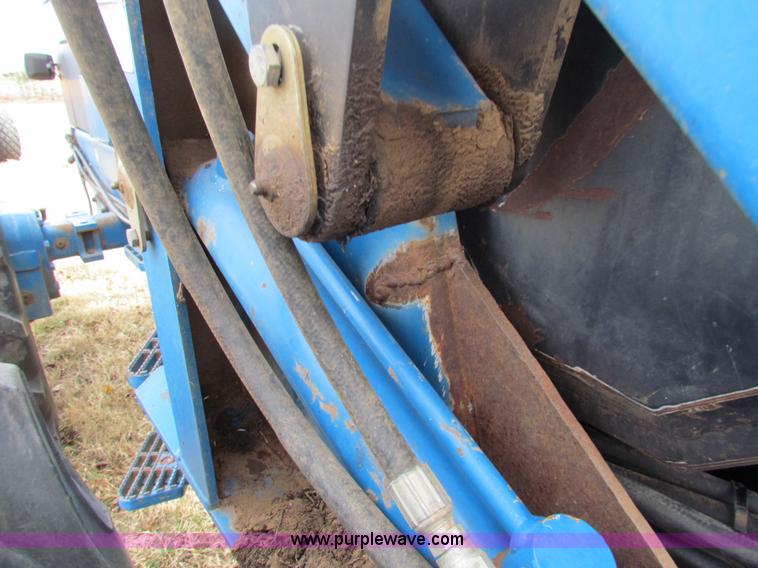 image for item H7280 1993 Ford 9030 Versatile tractor