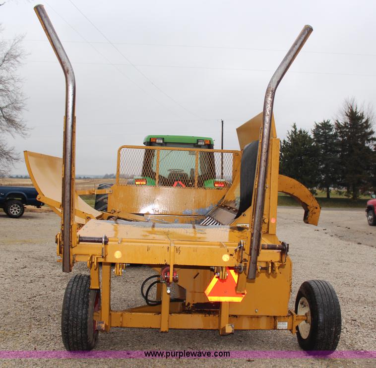 image for item H7864 2003 HayBuster 2554 bale processor