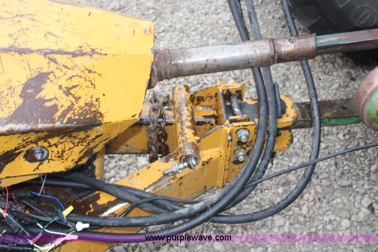 image for item H7864 2003 HayBuster 2554 bale processor