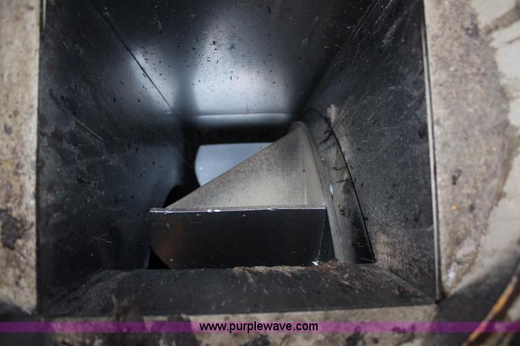 image for item H7864 2003 HayBuster 2554 bale processor