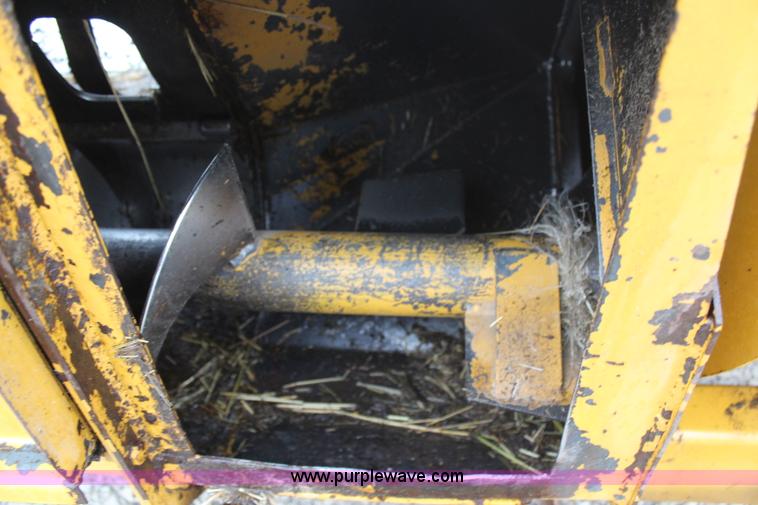 image for item H7864 2003 HayBuster 2554 bale processor