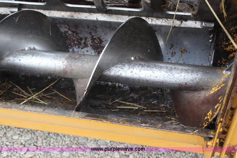 image for item H7864 2003 HayBuster 2554 bale processor