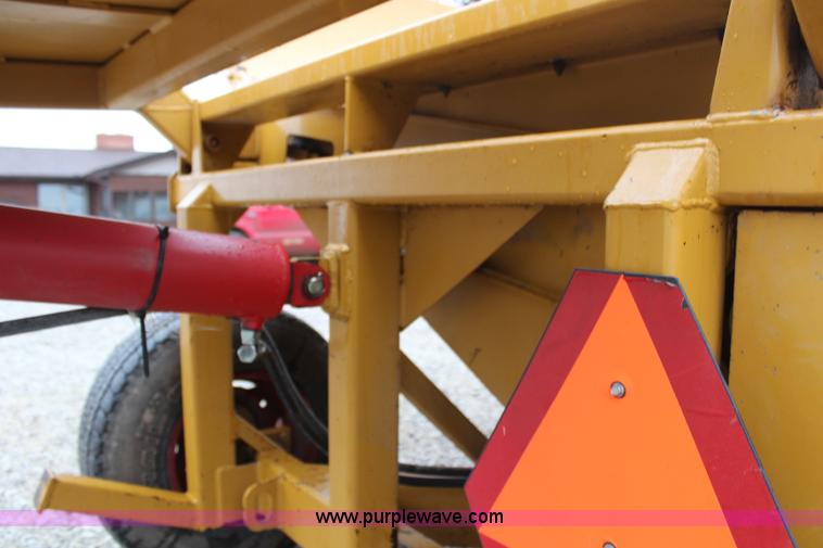 image for item H7864 2003 HayBuster 2554 bale processor