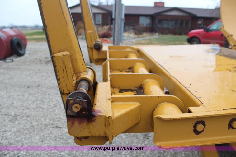 image for item H7864 2003 HayBuster 2554 bale processor