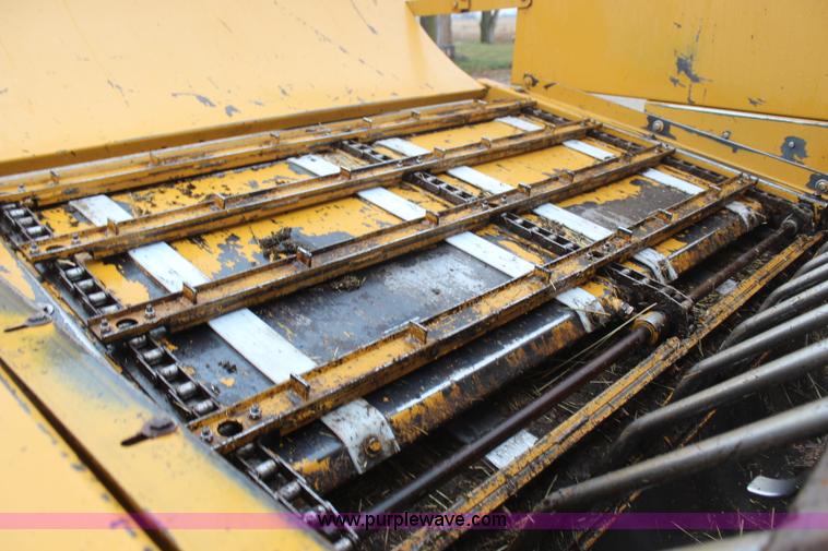 image for item H7864 2003 HayBuster 2554 bale processor