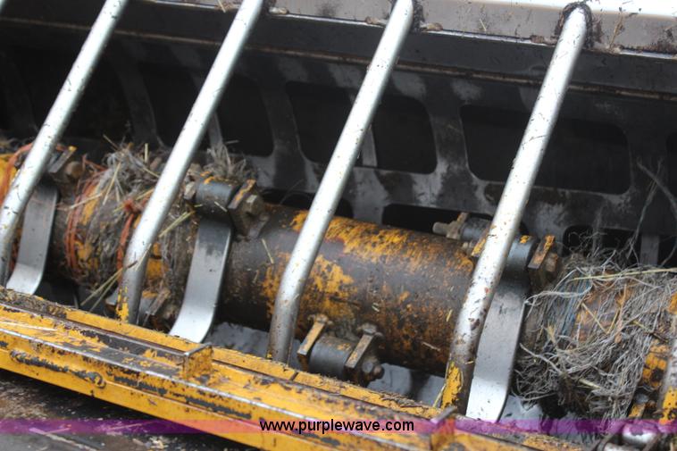 image for item H7864 2003 HayBuster 2554 bale processor