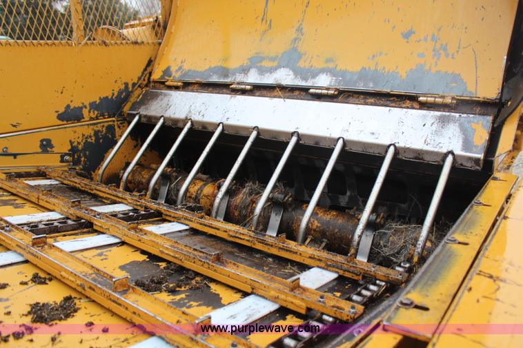 image for item H7864 2003 HayBuster 2554 bale processor
