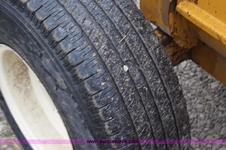 image for item H7864 2003 HayBuster 2554 bale processor