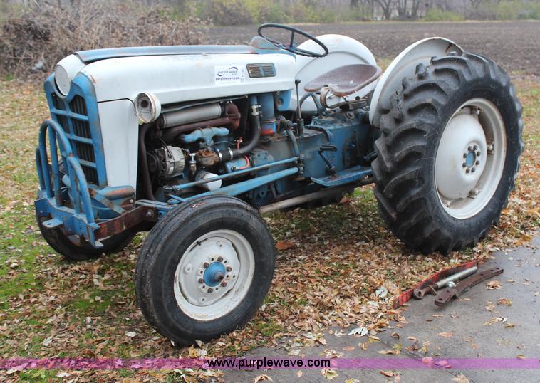 image for item H7871 1957 Ford 861 tractor