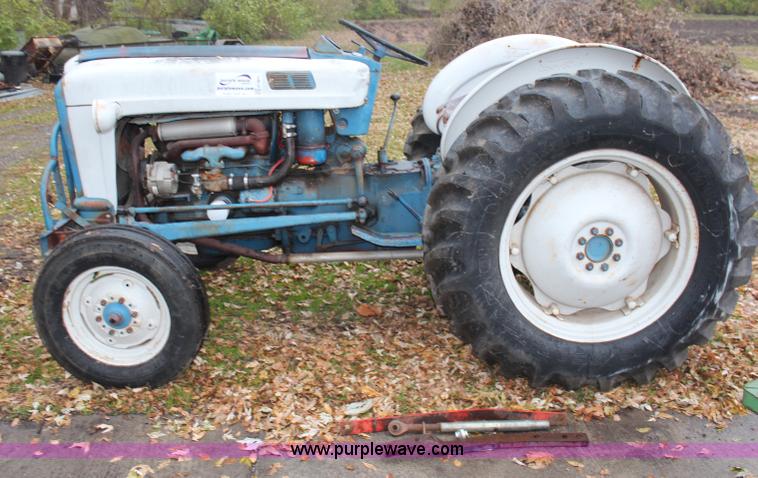 image for item H7871 1957 Ford 861 tractor