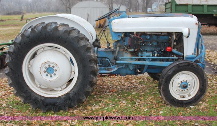 image for item H7871 1957 Ford 861 tractor