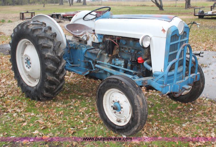 image for item H7871 1957 Ford 861 tractor