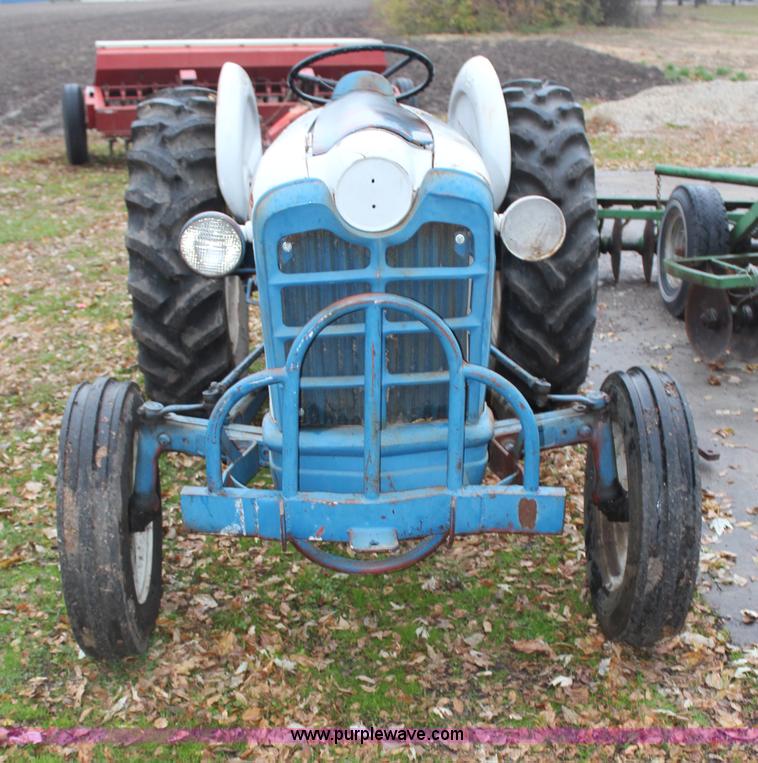 image for item H7871 1957 Ford 861 tractor