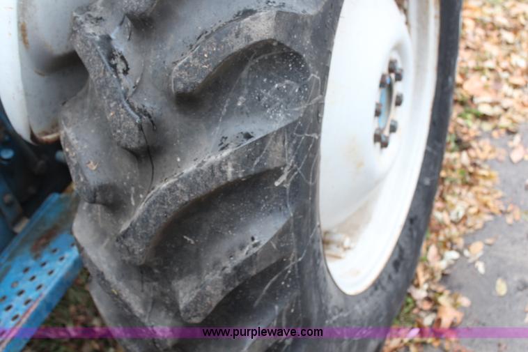 image for item H7871 1957 Ford 861 tractor