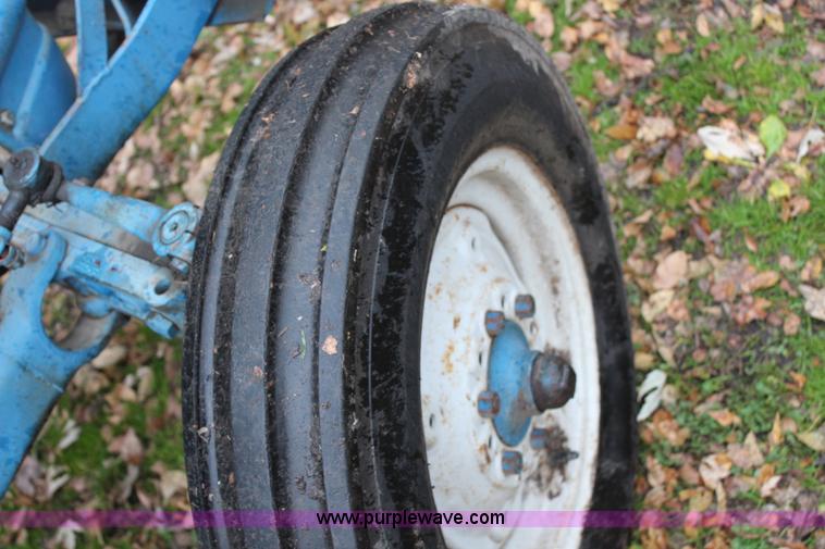 image for item H7871 1957 Ford 861 tractor