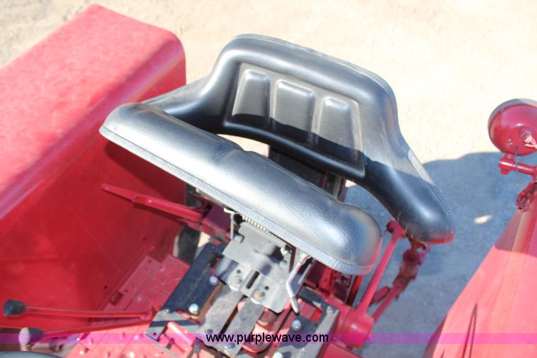 image for item H7894 1968 International 756 tractor