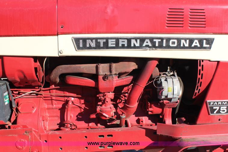 image for item H7894 1968 International 756 tractor