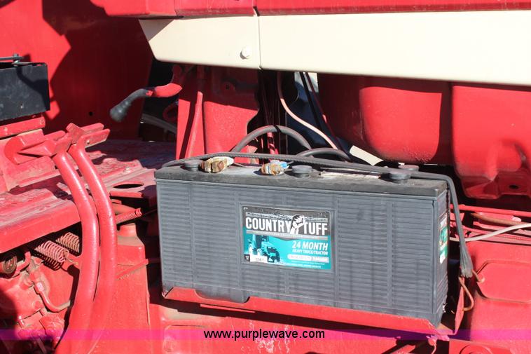 image for item H7894 1968 International 756 tractor