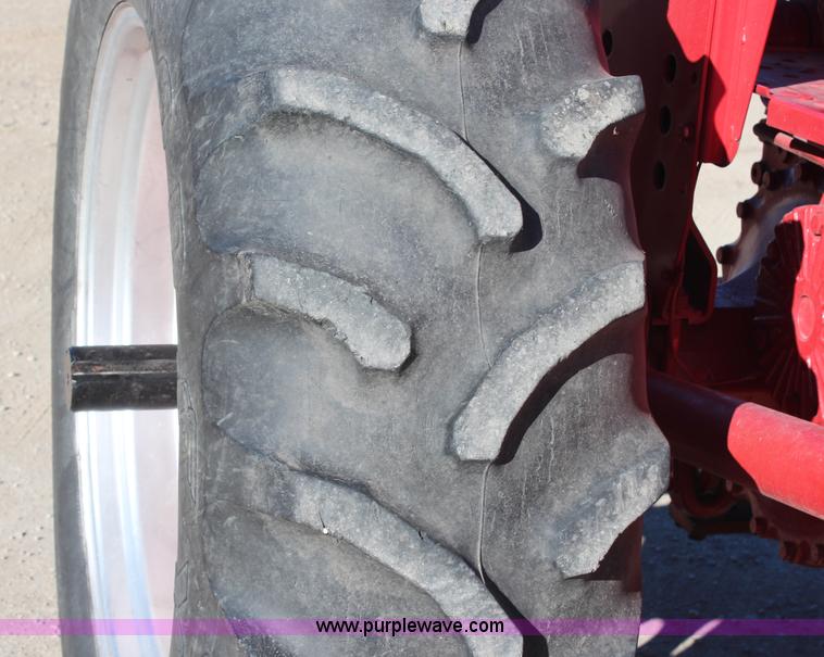 image for item H7894 1968 International 756 tractor