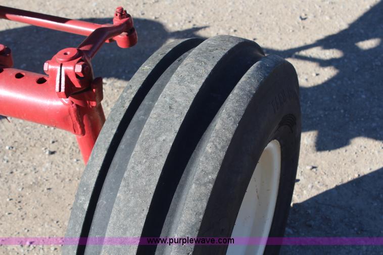 image for item H7894 1968 International 756 tractor