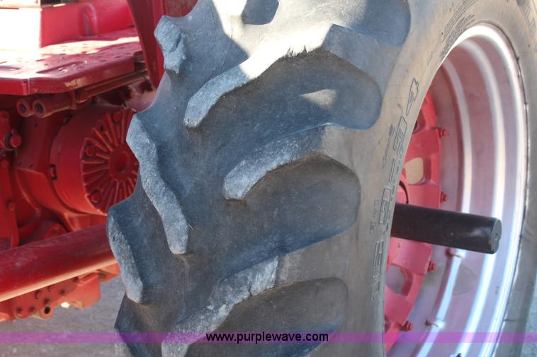 image for item H7894 1968 International 756 tractor