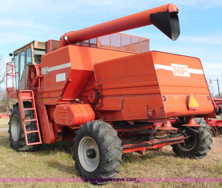 image for item H7896 1979 Massey-Ferguson 760 RWA combine