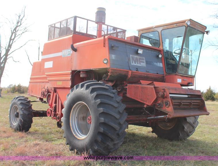 image for item H7896 1979 Massey-Ferguson 760 RWA combine