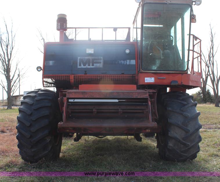 image for item H7896 1979 Massey-Ferguson 760 RWA combine