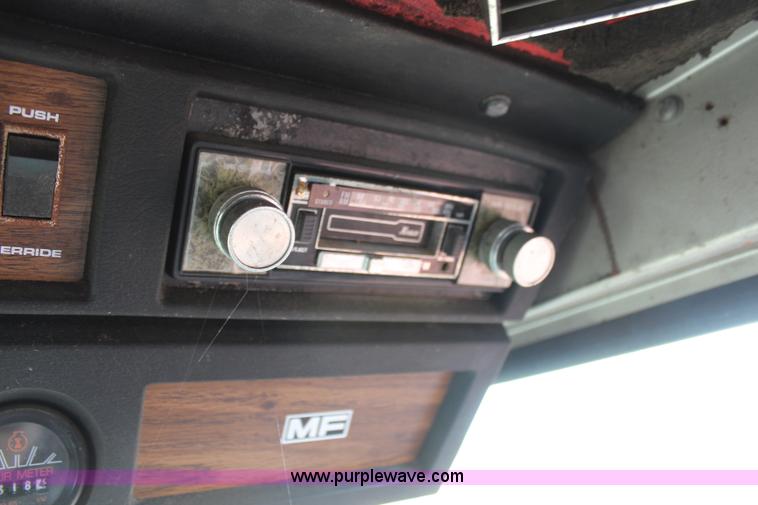 image for item H7896 1979 Massey-Ferguson 760 RWA combine