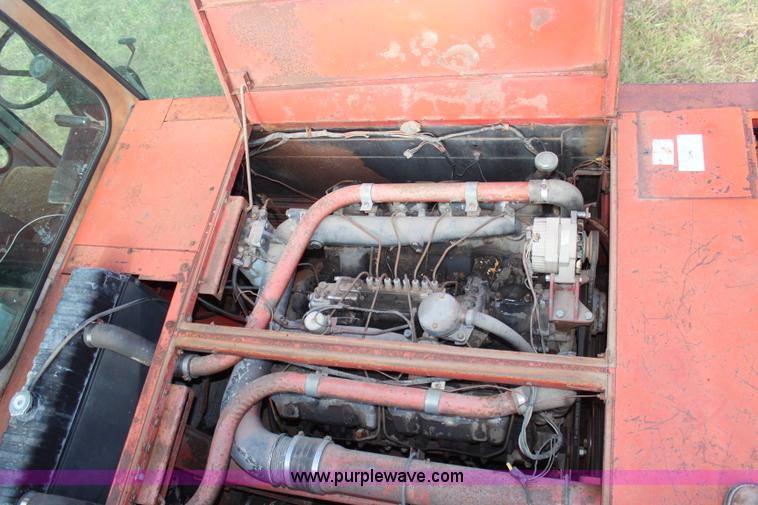 image for item H7896 1979 Massey-Ferguson 760 RWA combine