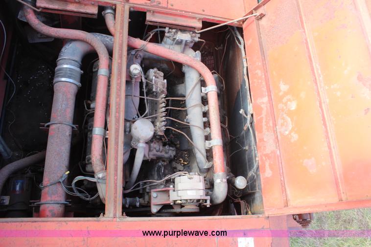 image for item H7896 1979 Massey-Ferguson 760 RWA combine