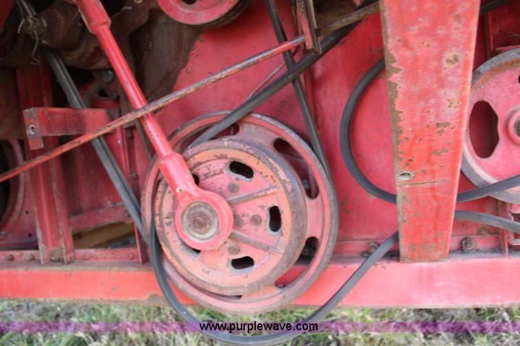 image for item H7896 1979 Massey-Ferguson 760 RWA combine