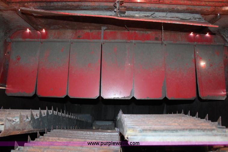 image for item H7896 1979 Massey-Ferguson 760 RWA combine