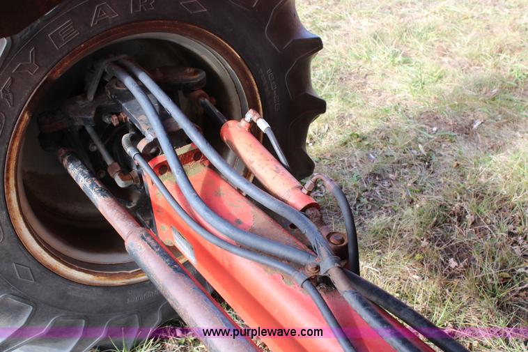 image for item H7896 1979 Massey-Ferguson 760 RWA combine