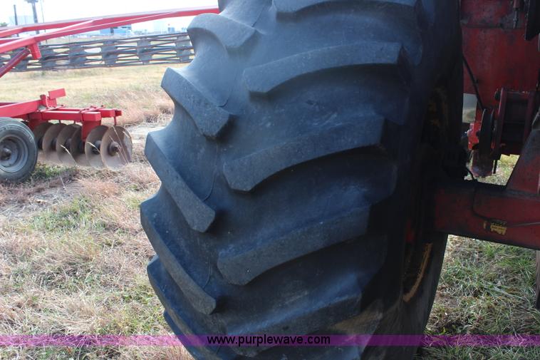 image for item H7896 1979 Massey-Ferguson 760 RWA combine
