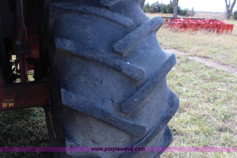 image for item H7896 1979 Massey-Ferguson 760 RWA combine