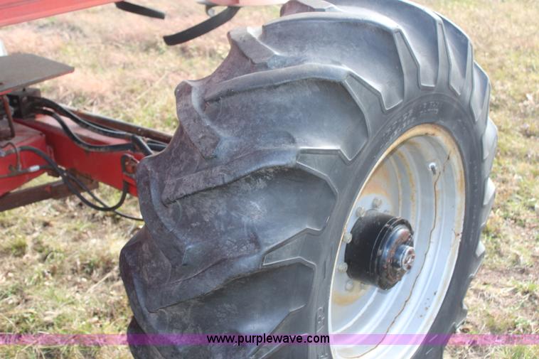 image for item H7896 1979 Massey-Ferguson 760 RWA combine
