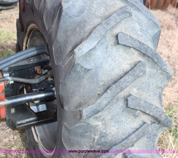 image for item H7896 1979 Massey-Ferguson 760 RWA combine