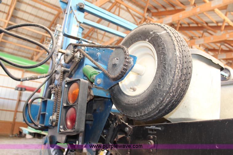 image for item H7898 Kinze 2600 12/23 row planter