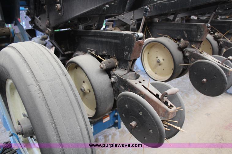 image for item H7898 Kinze 2600 12/23 row planter