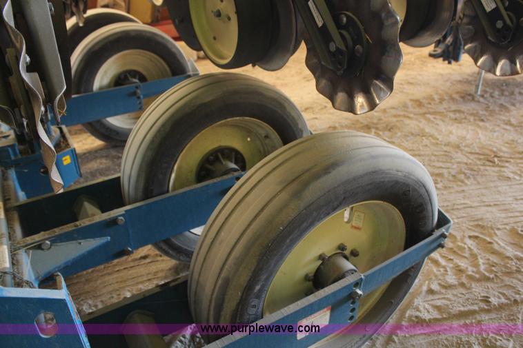 image for item H7898 Kinze 2600 12/23 row planter