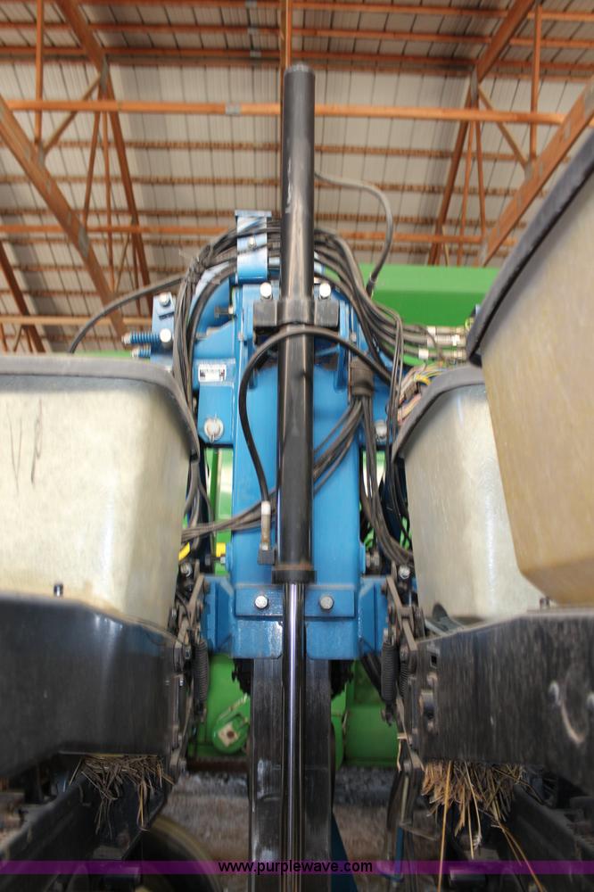 image for item H7898 Kinze 2600 12/23 row planter