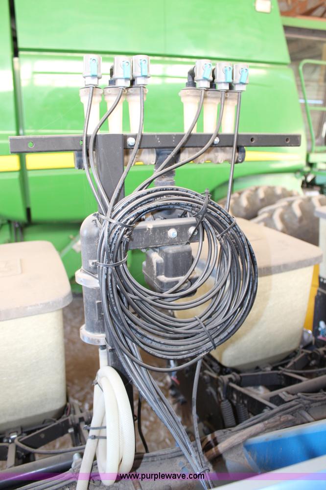 image for item H7898 Kinze 2600 12/23 row planter