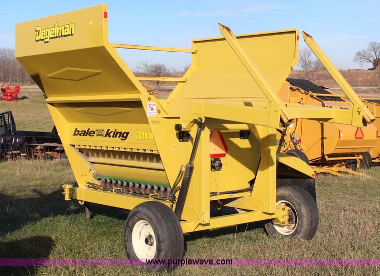 image for item H7922 Degelman Bale King 3000 bale processor