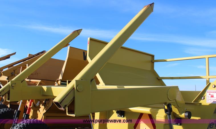 image for item H7922 Degelman Bale King 3000 bale processor