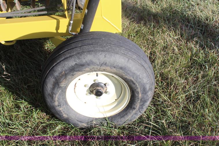 image for item H7922 Degelman Bale King 3000 bale processor