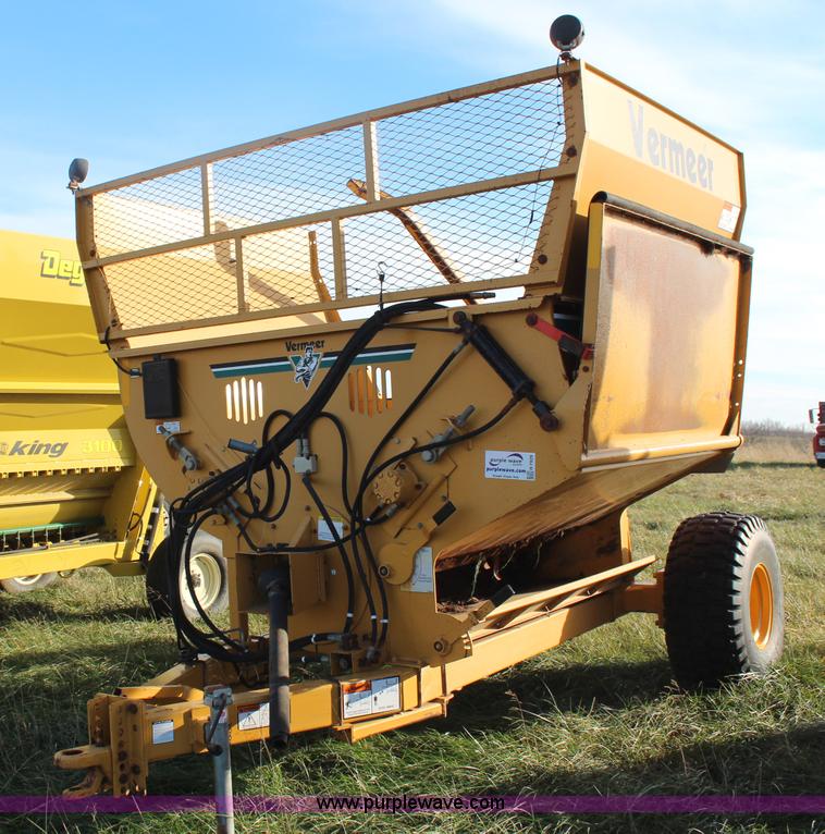 image for item H7929 Vermeer BP7000 bale processor